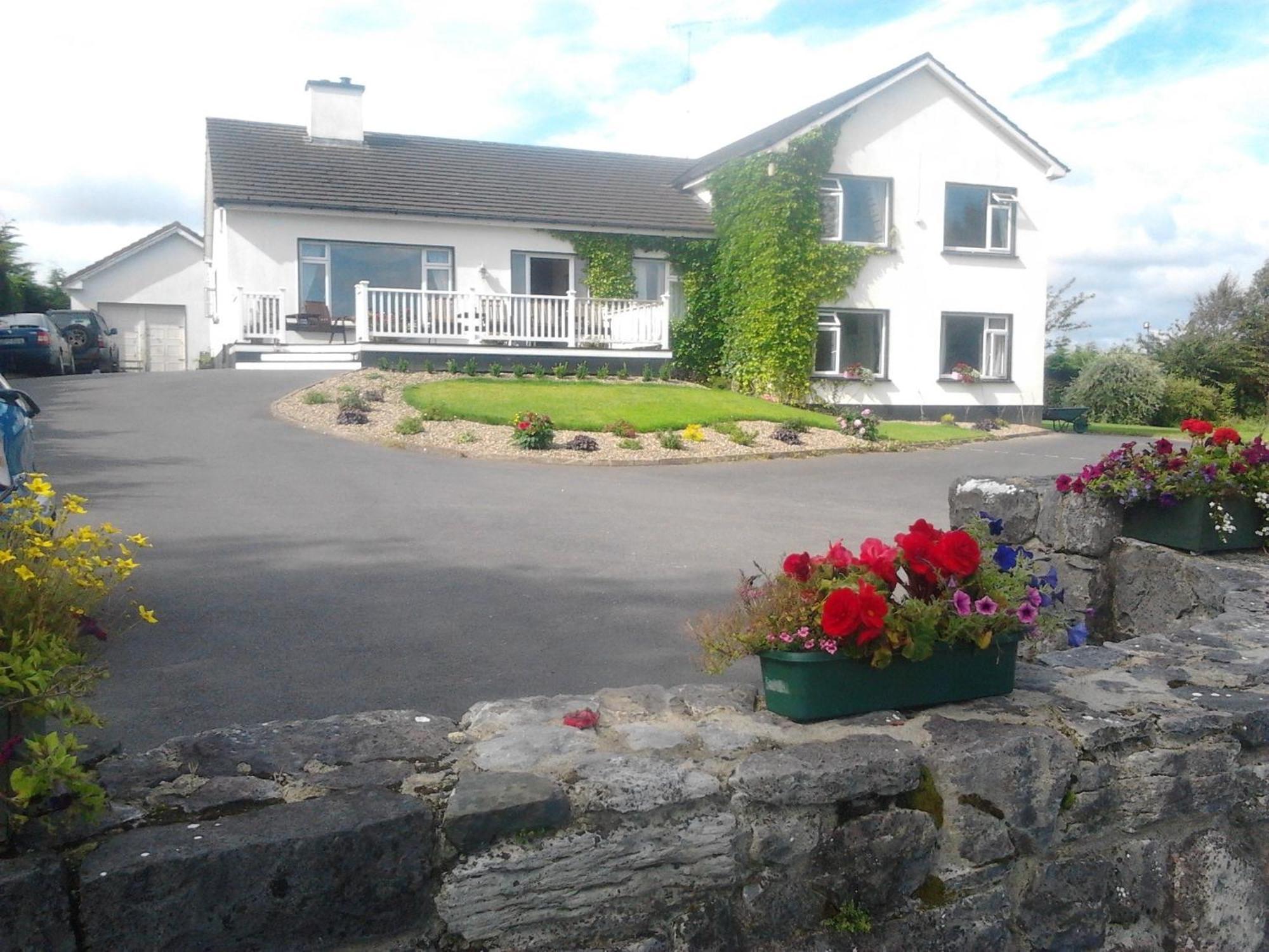 The Waterfront House Country Home Oughterard Buitenkant foto