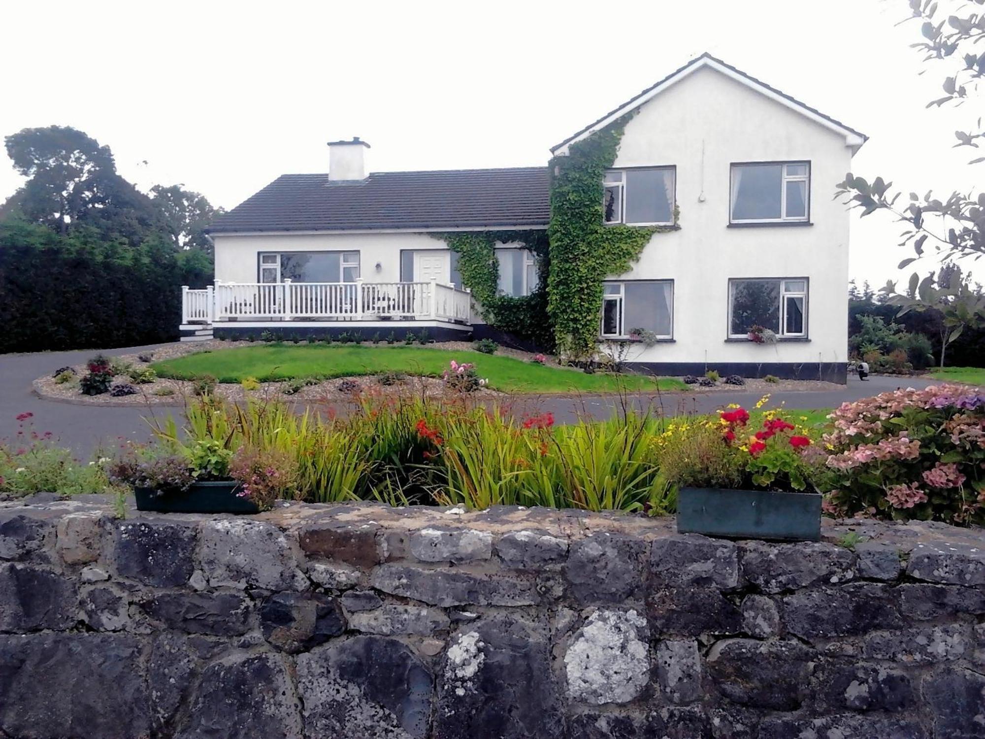 The Waterfront House Country Home Oughterard Buitenkant foto